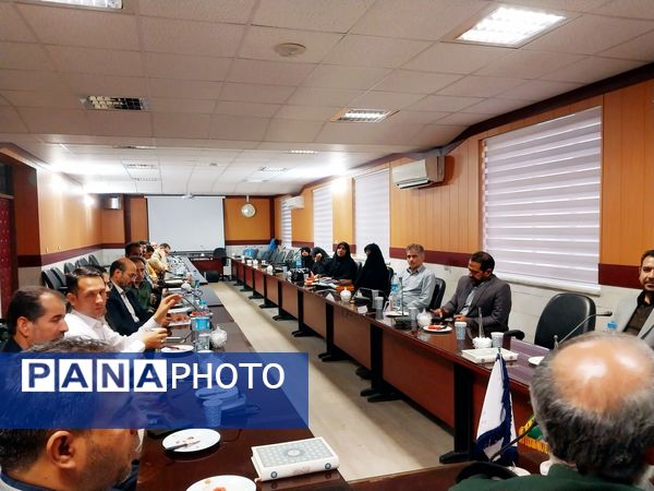 جلسه اعضای شورا و مدیران کانون‌های بسیج فرهنگیان قطب شهیدمدرس
