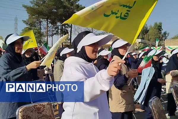 نواختن زنگ استکبارستیزی در دبیرستان ریحانه النبی باقرشهر 