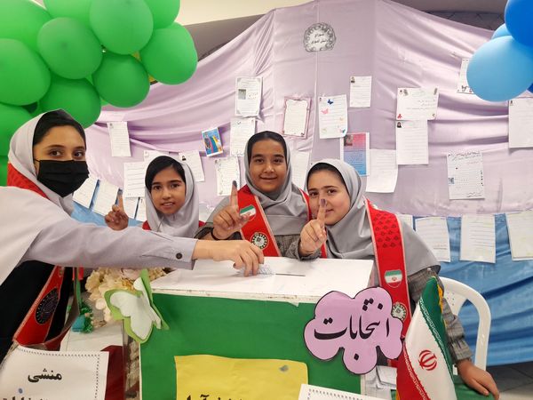 انتخابات شورای دانش آموزی در دبستان پورشهریاری