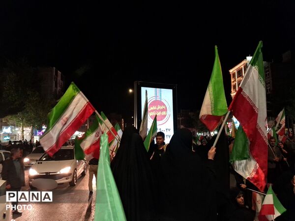  رژه‌ خودرویی در بلوار فضل نیشابور