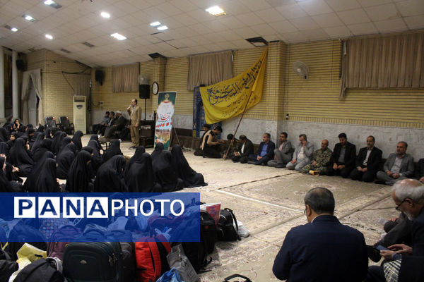 اعزام نخستین گروه از دختران دانش‌آموز ناحیه یک قم به اردوی راهیان نور