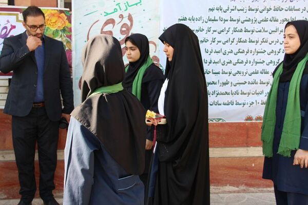 برگزاری جشن مهر محمدی با حضور مسئولان در مدرسه بانو عفت آهنگری ناحیه یک شهرری