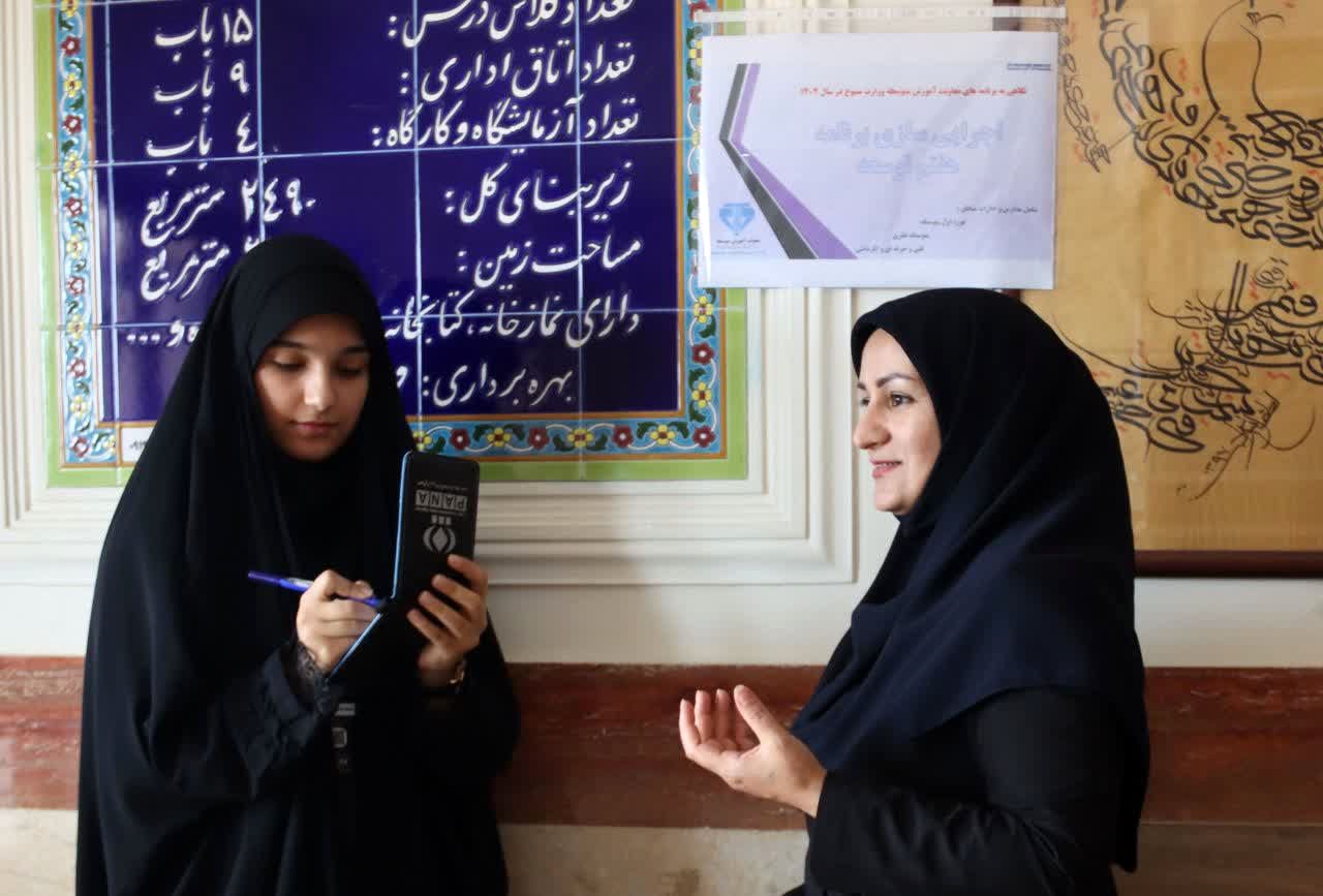 ادبیات همواره نقشی بنیادین در تربیت اخلاقی و رشد انسانی ایفا کرده است