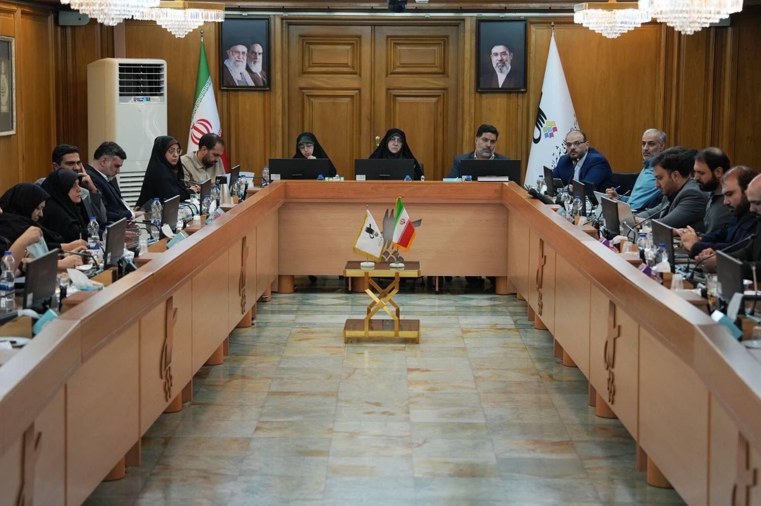 نشست مشترک رئیس سازمان فرهنگی هنری با اعضای کمیسیون فرهنگی و اجتماعی شورای شهر تهران