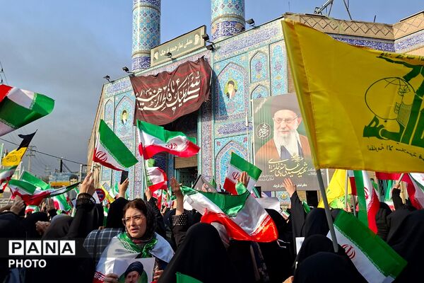 بیعت مردم قرچک با سومین رهبر نظام مقدس جمهوری اسلامی ایران