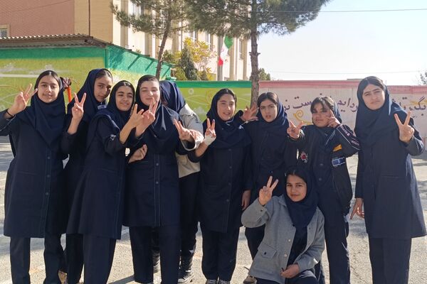 انتخابات شورای دانش آموزی در دبیرستان مهر نیشابور