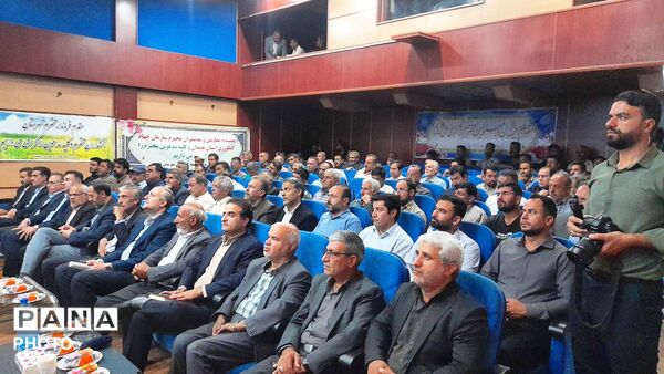 نشست ستاد تسهیل و رفع موانع تولید در فامنین