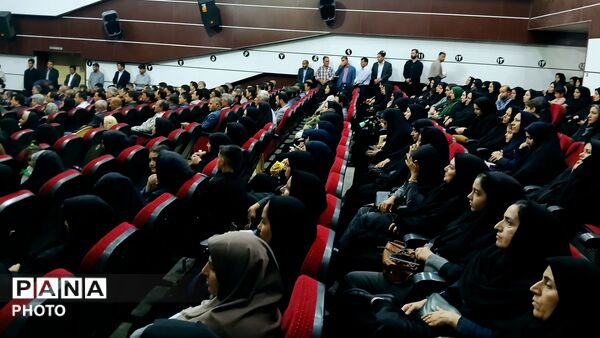 تجلیل از معلمان نمونه و آیین تکریم بازنشستگان فرهنگی در پلدختر