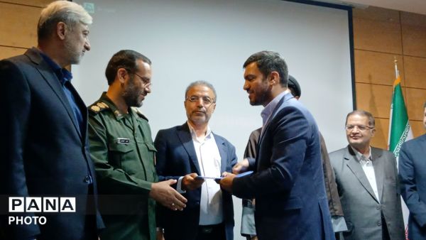مراسم تودیع و معارفه فرماندار شهرستان تویسرکان، گامی نو در خدمت‌رسانی به مردم