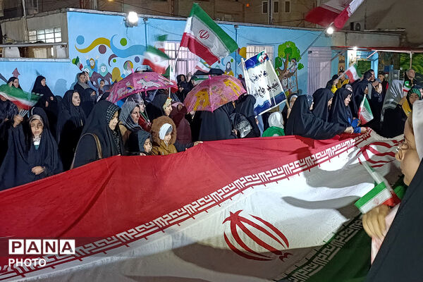  حضور فرهنگیان و دانش‌آموزان به‌مناسبت 12 فروردین ماه روز جمهوری اسلامی ایران 