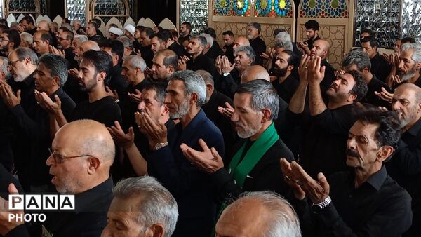 اقامه نماز ظهر عاشورا در کاشمر
