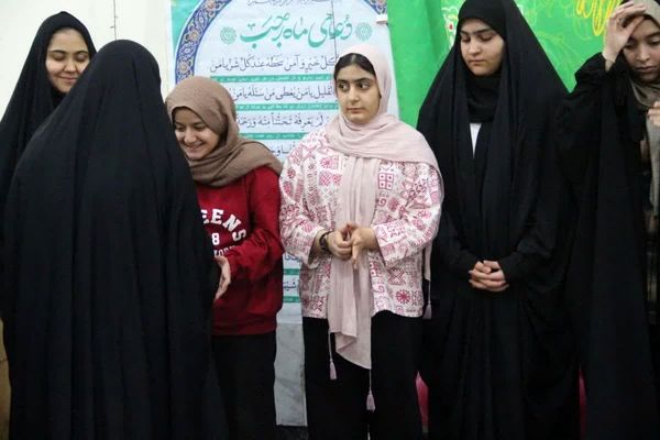 بازدید مسئولان آموزش‌ و پرورش از اعتکاف دختران در مسجد الزهرا(س) قیامدشت