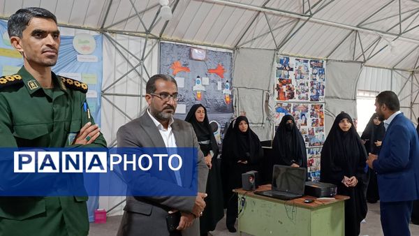 رویداد «مدرسه‌ انقلاب» در دبیرستان شاهد شهید مصلحی میناب