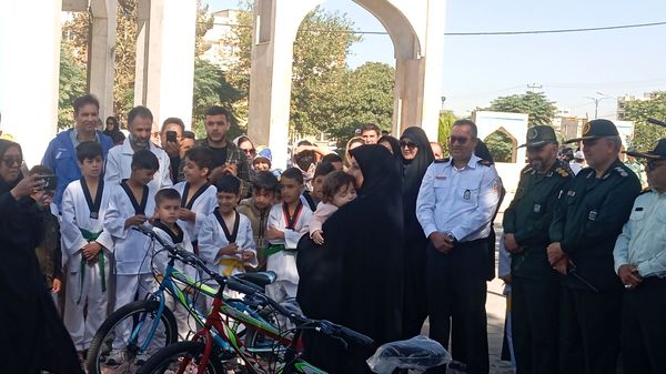 همایش پیاده روی خانوادگی در نیشابور