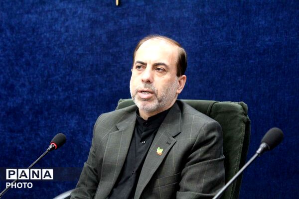نشست شورای اندیشه‌ورز سازمان دانش‌آموزی استان قم