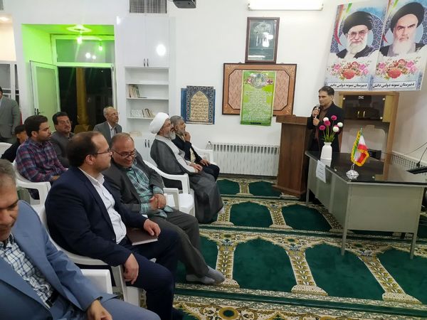 برگزاری کلاس سیری در نهج البلاغه در دبیرستان نمونه دانش کاشمر
