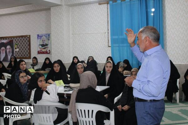  پاتوق دختران نوجوان مبارز شهرستان سملقان فضایی پر از عشق و دوستی و آگاهی
