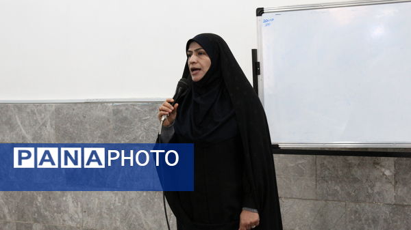 برگزاری جلسه توجیهی و آموزشی آمادگی دفاعی در دبیرستان دخترانه معلم