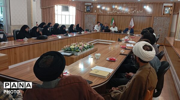 گردهمایی مدیران مدارس شهرستان بن با محوریت پروژه مهر و بازگشایی مدارس