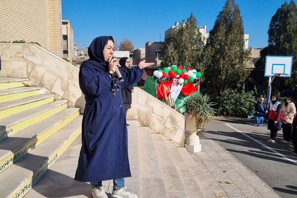  مانور زلزله در مدرسه فرزانگان ورامین