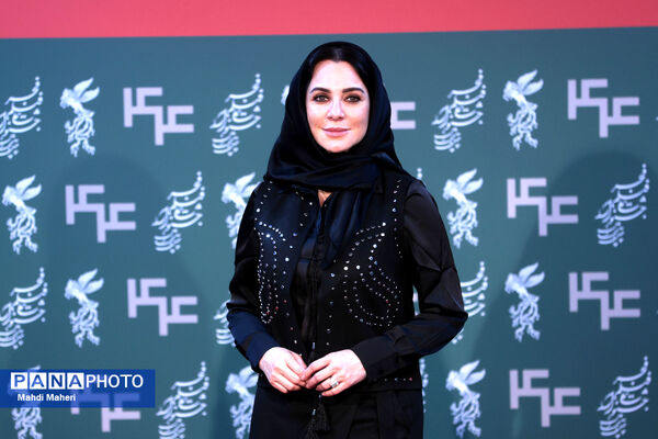 فرش قرمز فیلم «سرزمین فرشته‌ها» با حضور سلاف فواخرجی بازیگر عرب