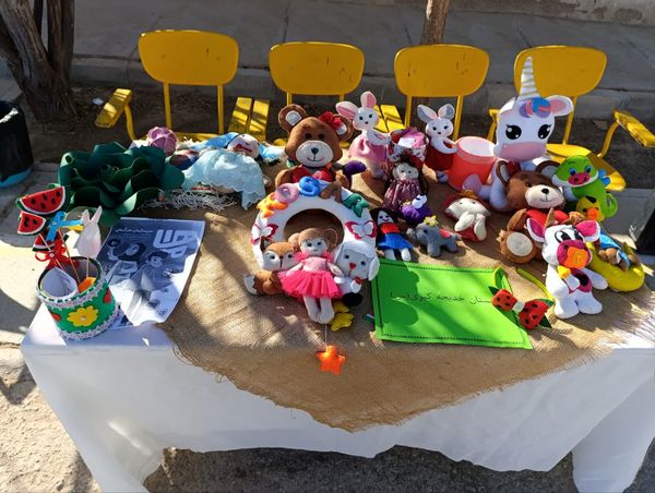 شور و هیجان هفته فرهنگ و هنر در دبستان خدیجه کبری ابرکوه