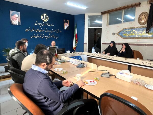 حضور فعال همکاران شهرستان قدس به صورت مجازی در دومین جلسه ستاد بزرگداشت دهه فجر  