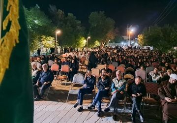 چشم های پُر راز به پنجره امام رئوف دوخته شده 