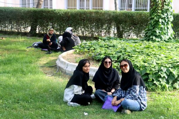 غوغای دانشگاه فردوسی مشهد در روز کنکور ۱۴۰۴