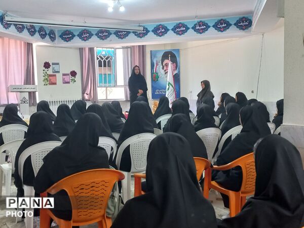 مراسم جشن ممتازین در دبیرستان شاهد هاجر کاشمر