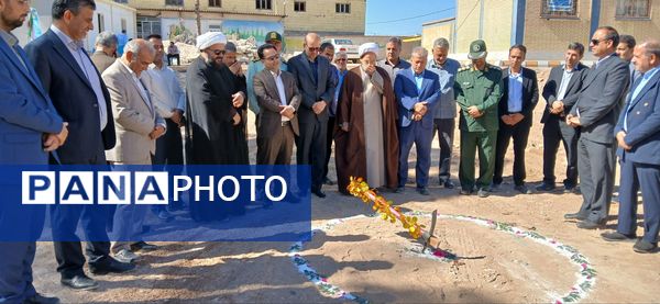 آیین کلنگ‌زنی دبستان ۹ کلاسه شهید هلالی خلیل آباد