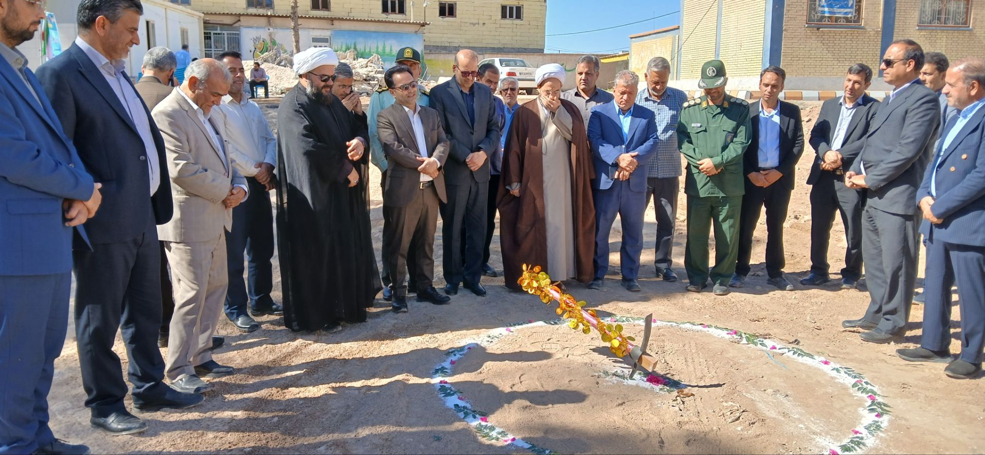آیین کلنگ‌زنی دبستان ۹ کلاسه شهید هلالی خلیل آباد