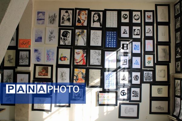 نمایشگاه آثار هنرجویان هنرستان فنی‌وحرفه‌ای دخترانه آفرینش پردیس