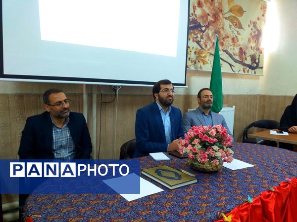 آیین افتتاحیه طرح کانون یاریگران زندگی و برپایی نمایشگاه مبارزه با آسیب‌های اجتماعی در دبیرستان شهید همت ملارد