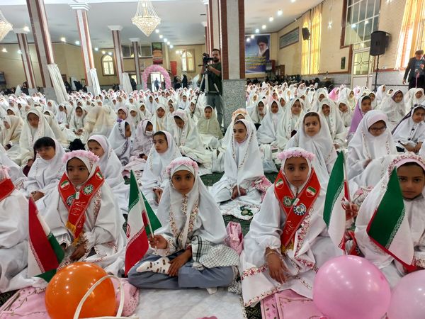 جشن تکلیف هزار دانش‌آموز دختر ناحیه ۳ شیراز