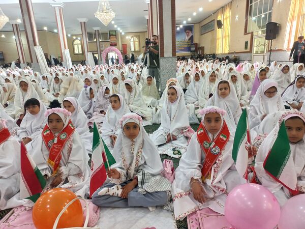 جشن تکلیف هزار دانش‌آموز دختر ناحیه ۳ شیراز