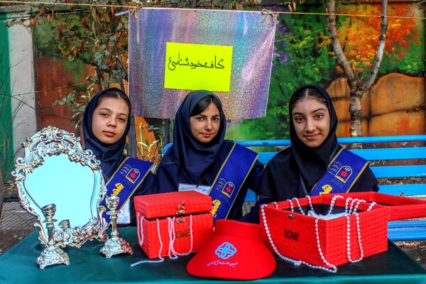 آیین بزرگداشت هفته بهداشت روان و انتخابات همیار مشاوران