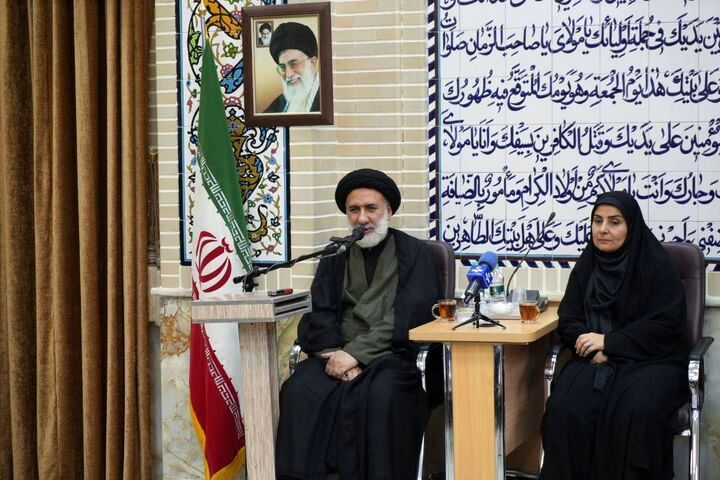 امیدوارم در دوره وزارت شما آرزوی دیرینه پیوستن استان به خطوط ریلی کشور محقق شود 