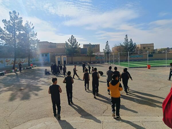 مانور زلزله در دبستان شهید پسندیده فدافن  