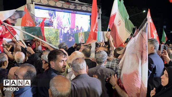 وداع مشهدی‌ ها با لاله‌های خونین خیابان اقبال لاهوری در بلوار وکیل‌ آباد از قاب پانا