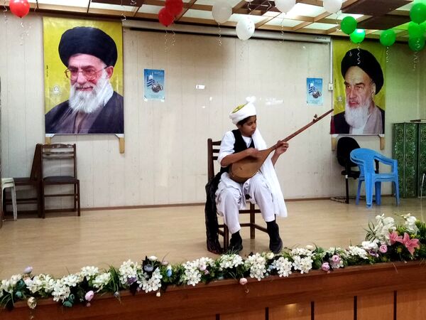 هنرنمایی دانش‌آموزان نوازنده در دیار شیخ جام