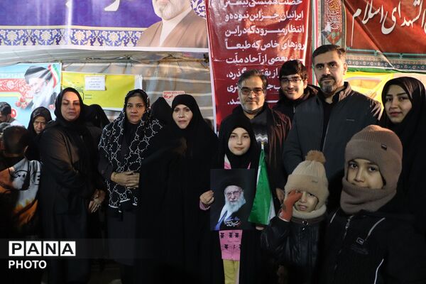 فریاد استکبارستیزی در شبِ جمهوری اسلامی 