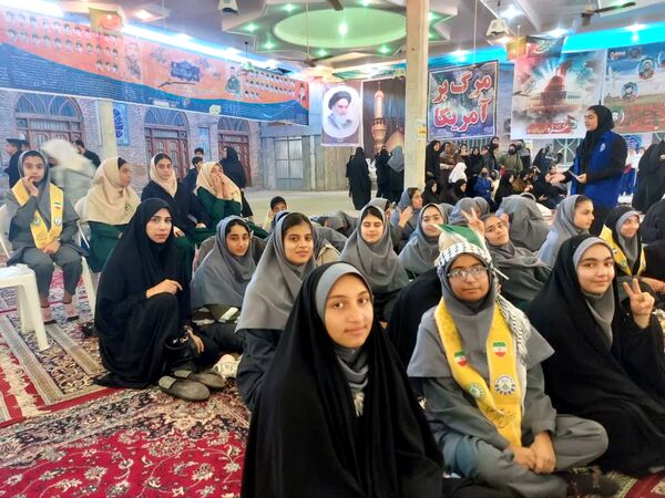حماسه حضور نوجوانان کردکوی در روز دانش‌آموز