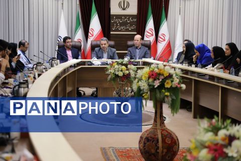 دیدار معاون وزیر آموزش و پرورش با تشکل‌های دانش‌آموزی در تبریز