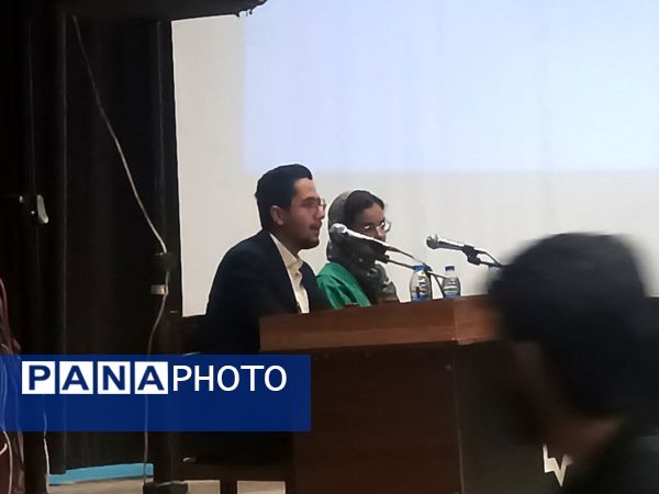 همایش روبیس شو با حضور رتبه‌های برتر کنکوری در نیشابور