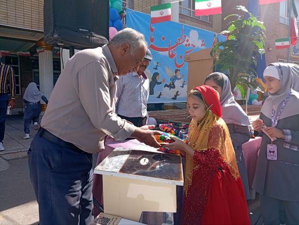 جشن عاطفه‌ها در مدارس ناحیه 2 شیراز