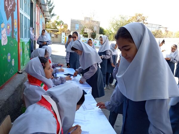 جشن مشارکت دانش‌آموزان؛ برگزاری انتخابات شورای دانش‌آموزی در مدرسه پیامبر اعظم(ص)
