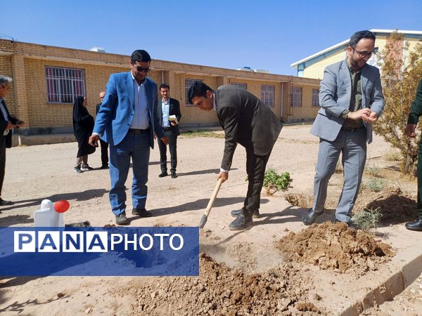 نهال‌های مهر در خاک دبستان ام‌السلمه جاجرم