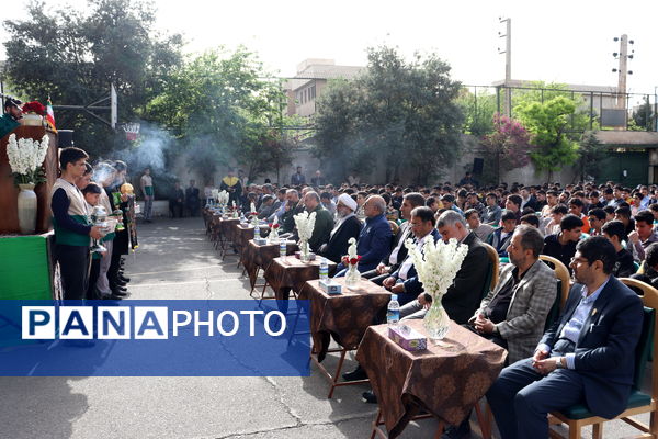 مراسم چهارشنبه‌های امام رضایی در مدرسه پیام غدیر آموزش و پرورش منطقه 14 تهران 