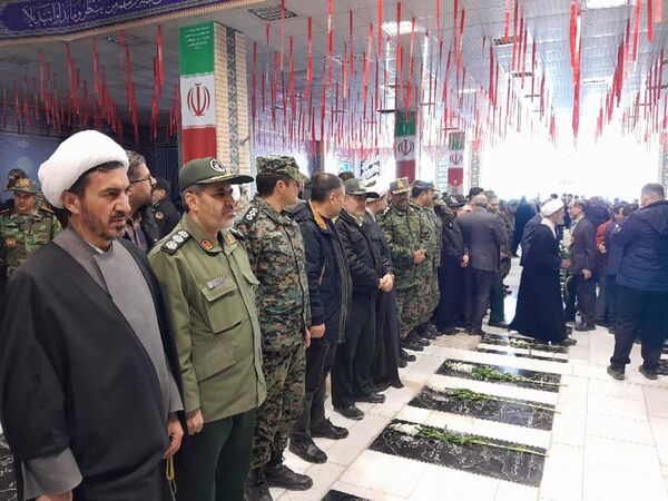 گلباران و عطر افشانی مزار مطهر شهدا در بجنورد